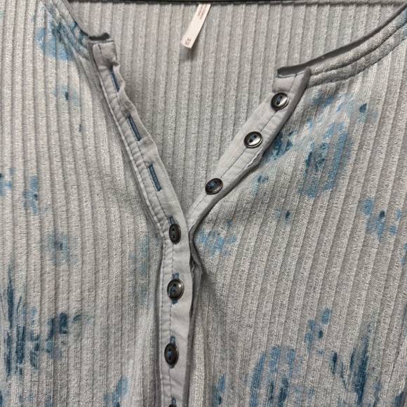 Top - Picture 4 of 8